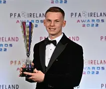 芬兰篮球明星获得年度最佳球员奖的是谁